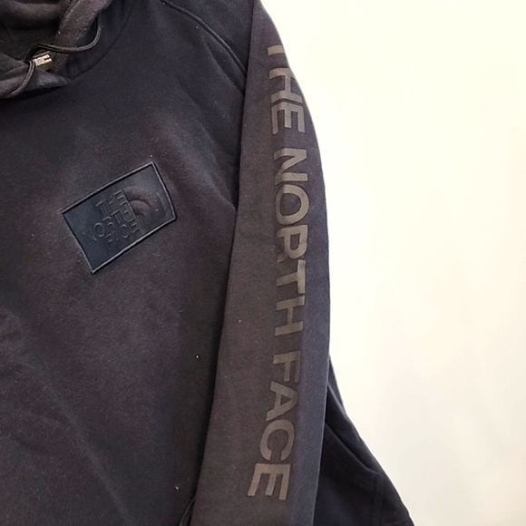 The North Face Black Hoodie - Picture 3 of 4